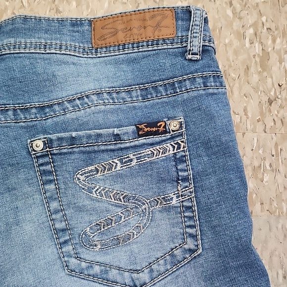 Seven 7 Women's Blue Denim Shorts SIZE 8 - Picture 5 of 5
